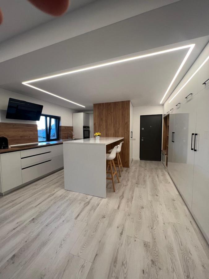 Modern Premium Apartment 1 Targoviste Esterno foto